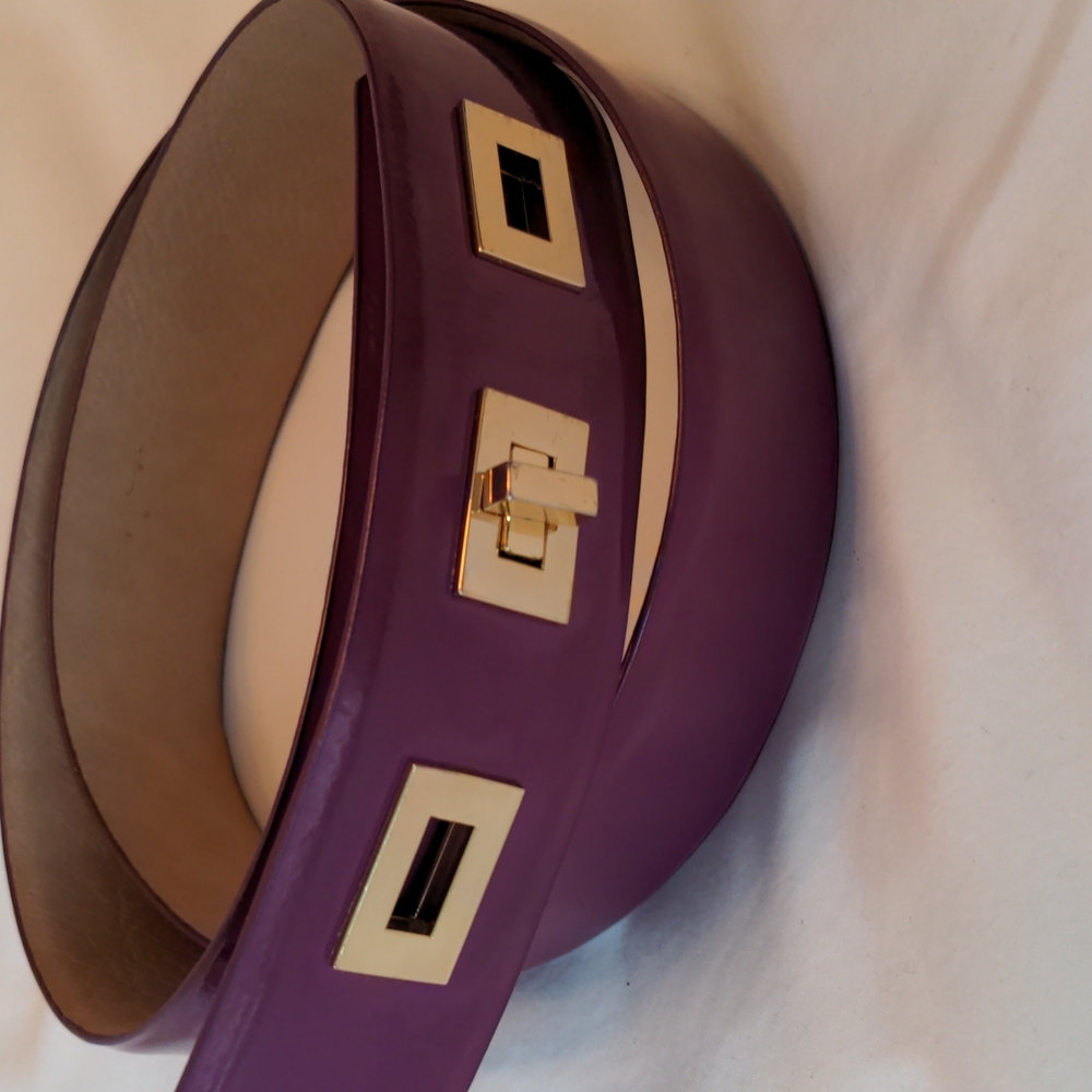 Vince Camuto Plum Leather belt with gold hardware L-XL